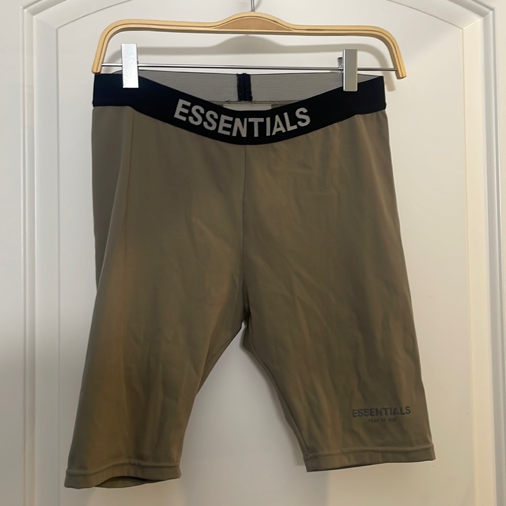 Essentials bikes shorts